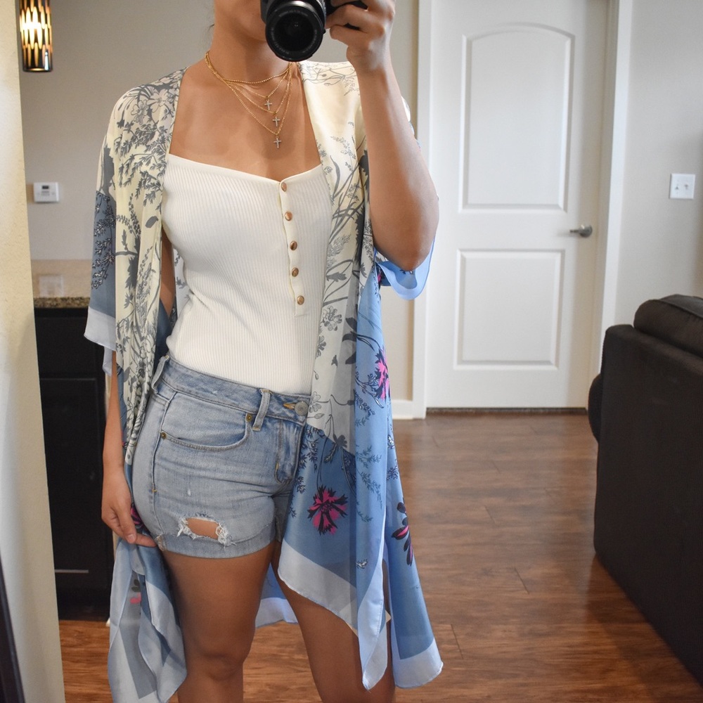 LAST 1️⃣ Floral Print Satin Kimono